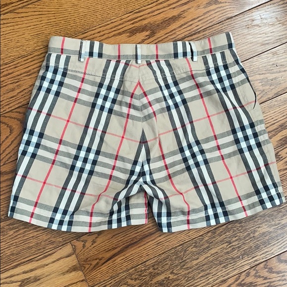 ❌SOLD❌BURBERRY shorts. - Picture 2 of 5